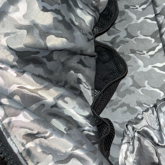 Athleta gym breathable grey duffel travel sport workout bag - Picture 10 of 10